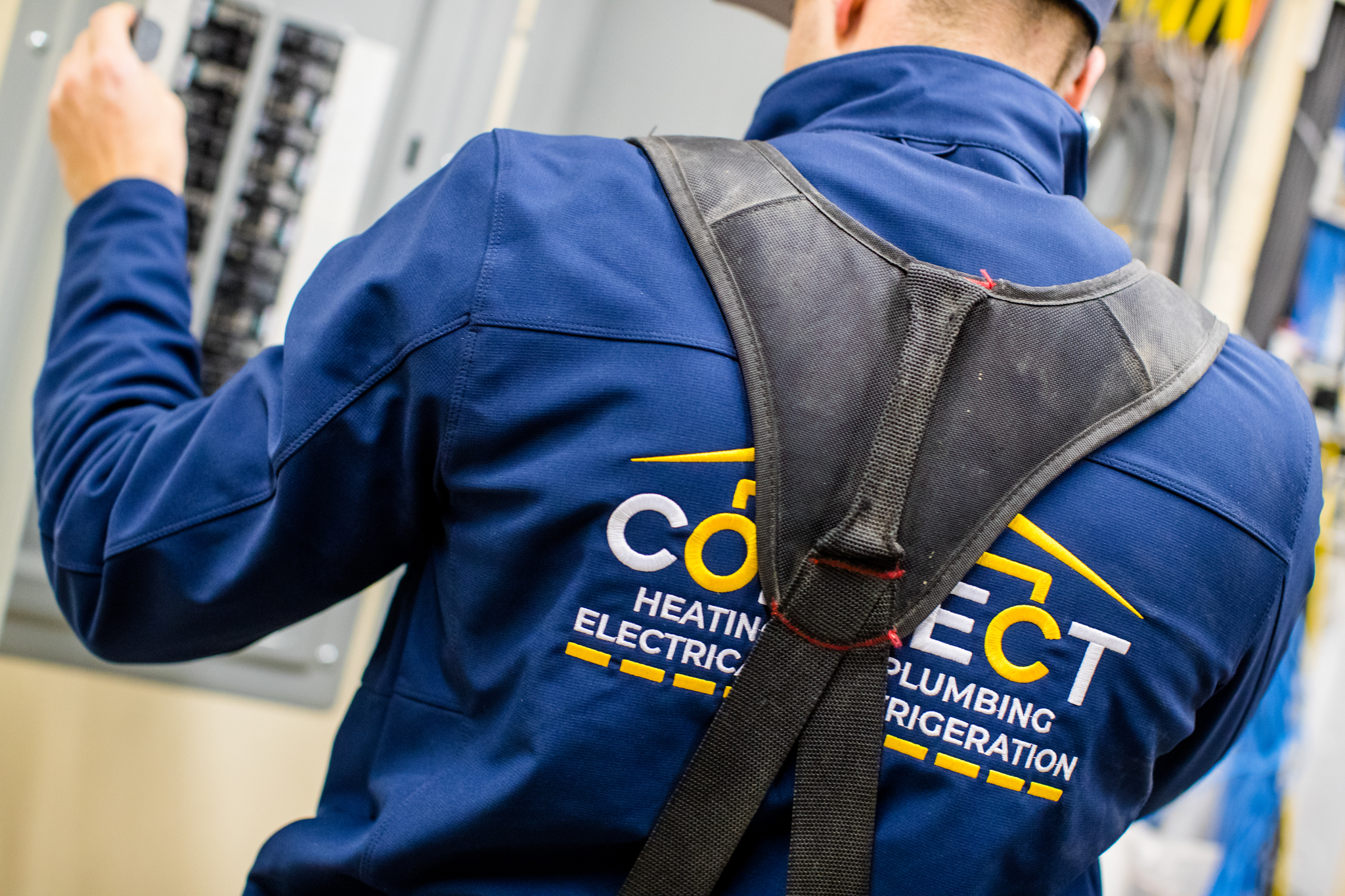 Connect Electrical Repairman